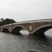 Weeks Footbridge