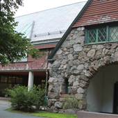 Pine Manor College