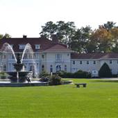 Tupper Manor