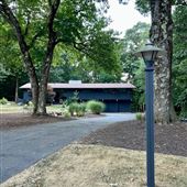 Topsfield House