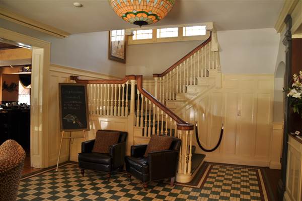 Cobblestones Restaurant, Lowell